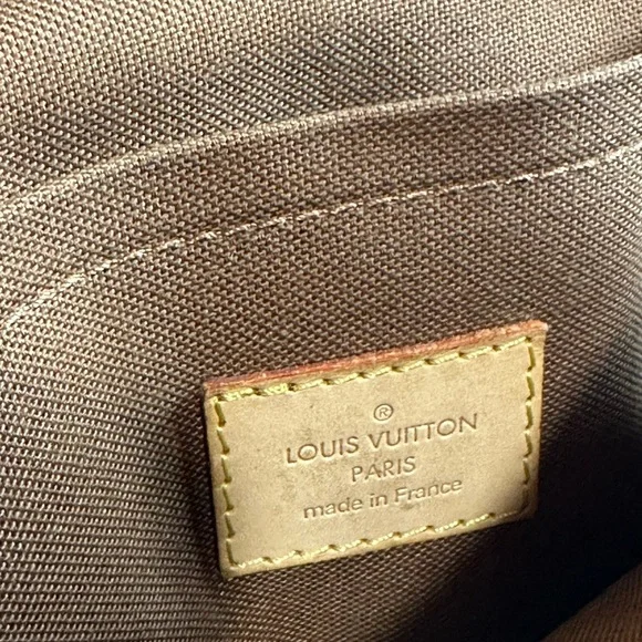 Louis Vuitton Bosphore Bum Bag